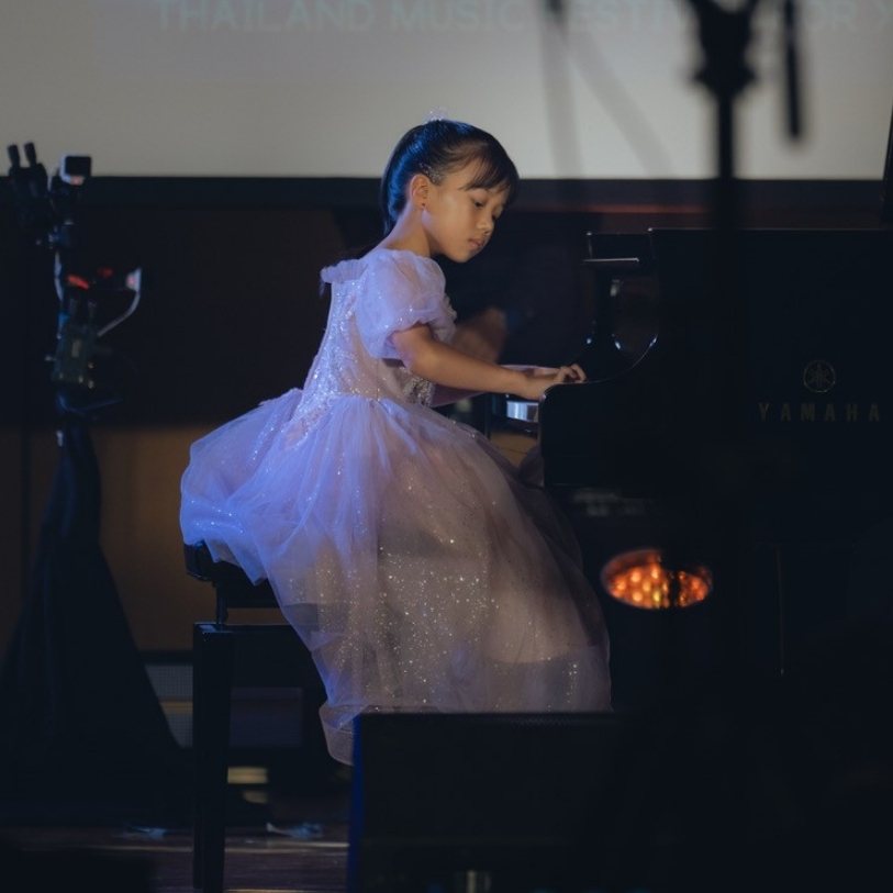 Shuya piano gold prize Thailand Music Festival Wellington College Bangkok